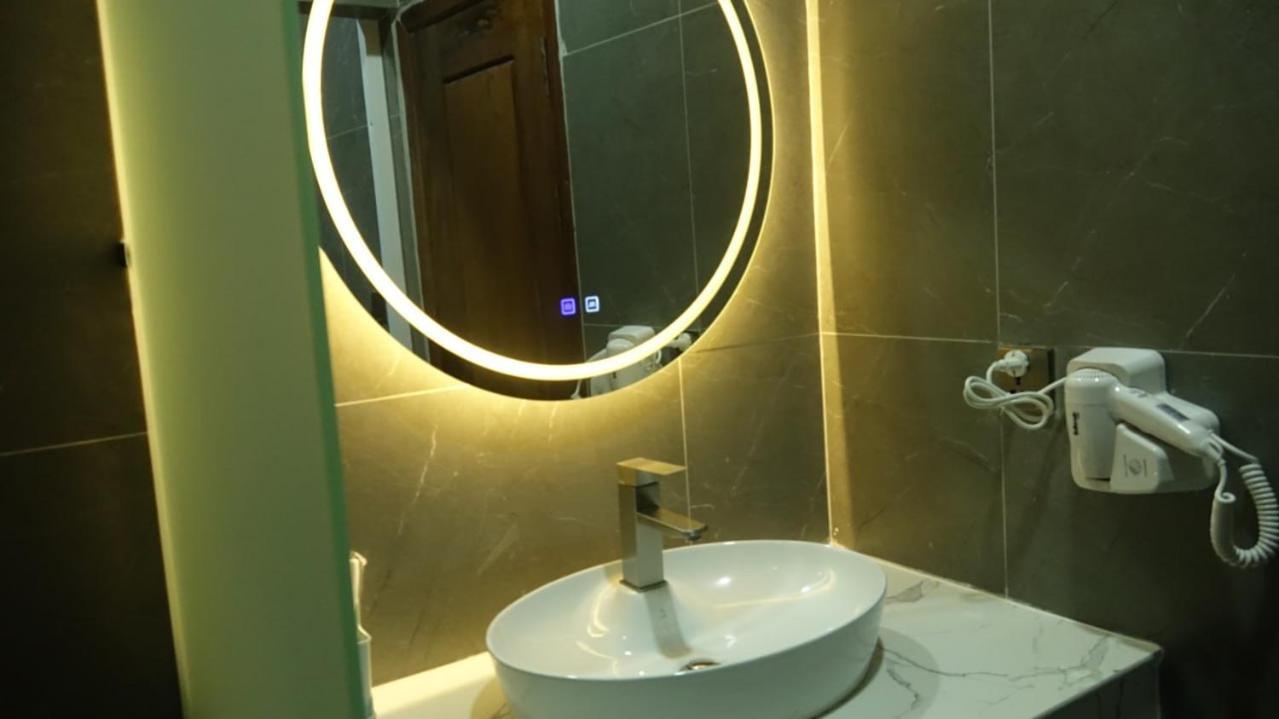 Sawadee Suorsdei Boutique Hotel Kampot Luaran gambar